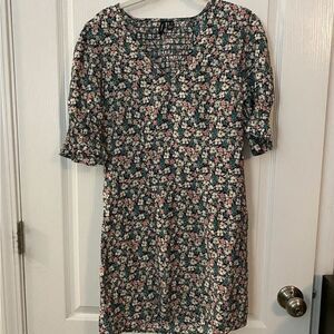 Vero Moda Ellie Mini Dress Woven Floral Women's‎ Medium EUC Preppy Cottagecore